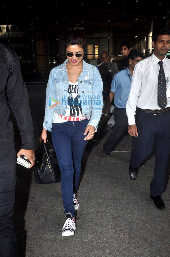 priyanka chopra elli avram snapped at the airport 4