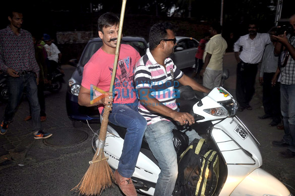 vivek oberoi at cpaa cleanliness drive 11