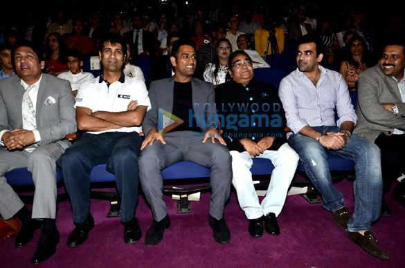 mahendra singh dhoni graces the positive health awards 2014 10