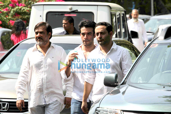 celebs grace ravi chopras funeral 20