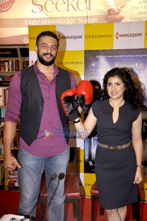 arunoday singh at the launch of indias first boxing romantic drama book dancing with demons 6