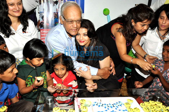 aishwarya rai bachchan gifts 100 surgeries for cleft children 10