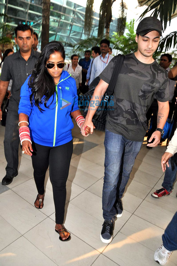 arpita khan returns from bangalore post her wedding 5