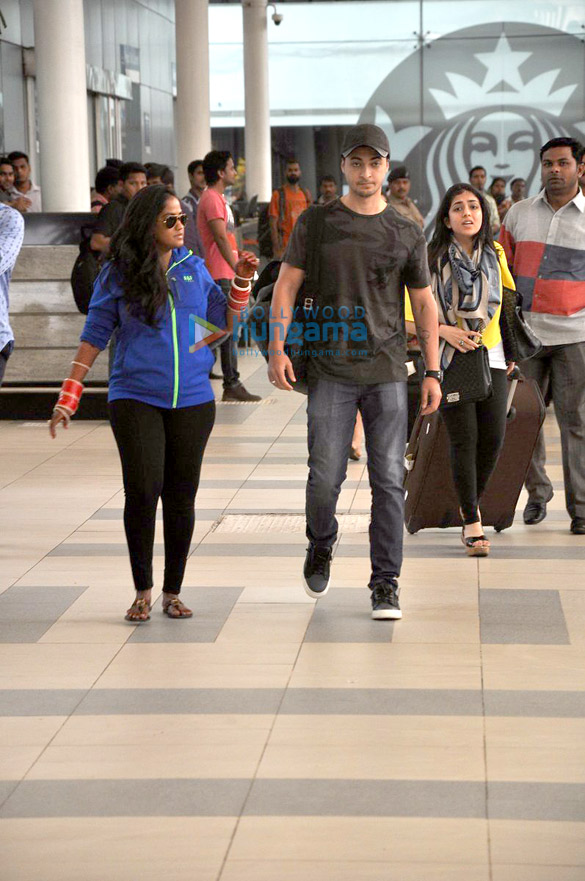 arpita khan returns from bangalore post her wedding 7
