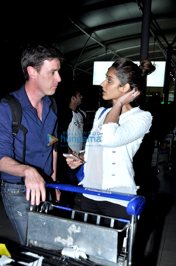 ileana dcruz snapped with her boyfriend 6