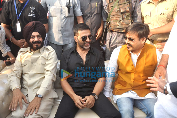 akshay kumar vivek oberoi grace shapath samaroh to commemorate the 2611 martyrs on the occasion of vijay diwas 8