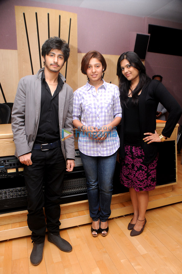 arjuna harjai records a song with sunidhi chauhan 2