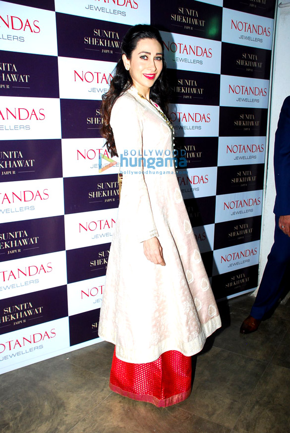 karisma kapoor at notandas jewellers new collection launch 2