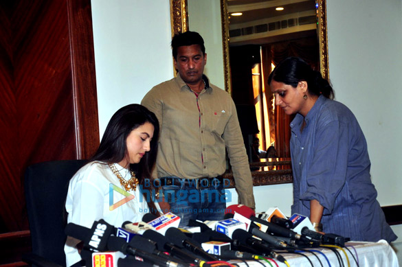 gauahar khan speaks to media on slap gate controversy 5