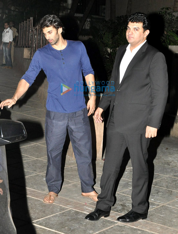kiran rao aditya roy kapur and siddharth roy kapur snapped at ranbir kapoors house last night 3
