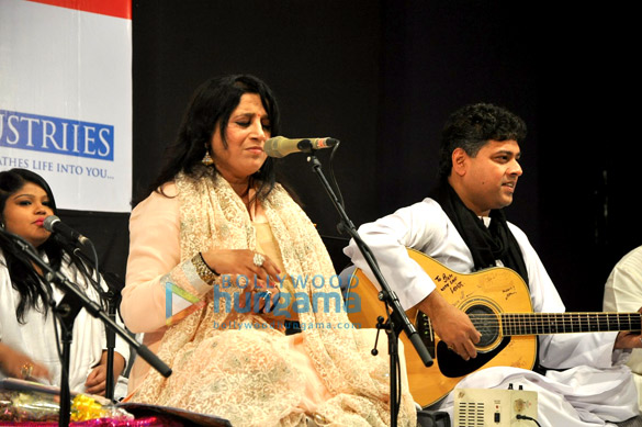 kavita seths fund raiser concert for alert india 6