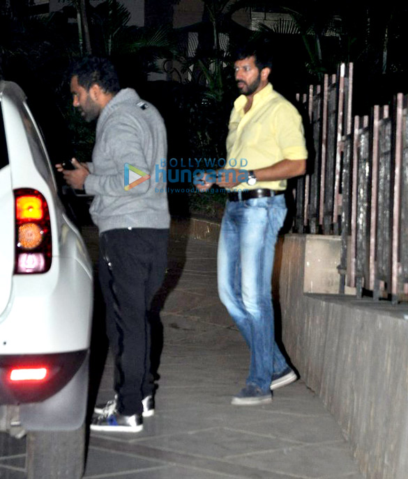 celebs snapped at ranbir kapoor katrina kaifs pre christmas bash at their new house 17