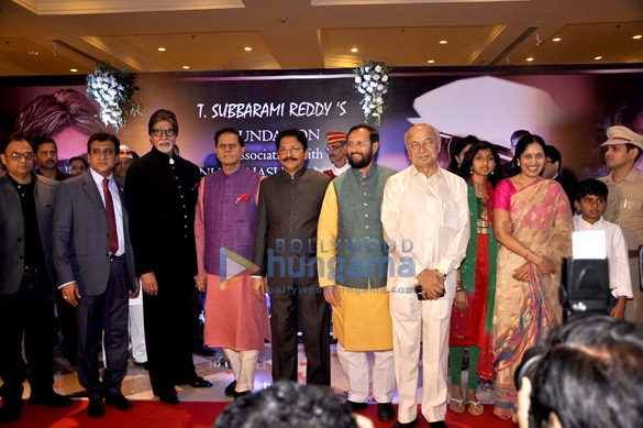 amitabh bachchan receives 2nd yash chopra memorial award 3