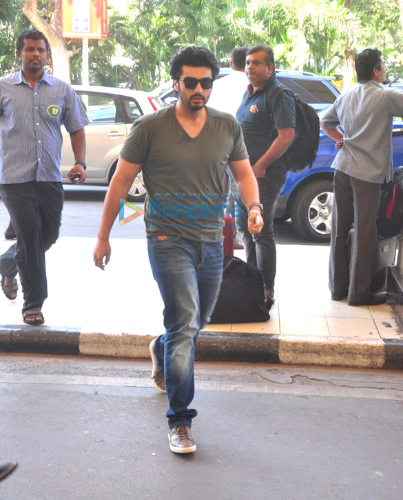arjun kapoor sonakshi sinha snapped at the airport 4