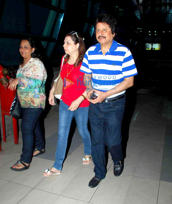 bollywood celebrities spotted at the airport 6