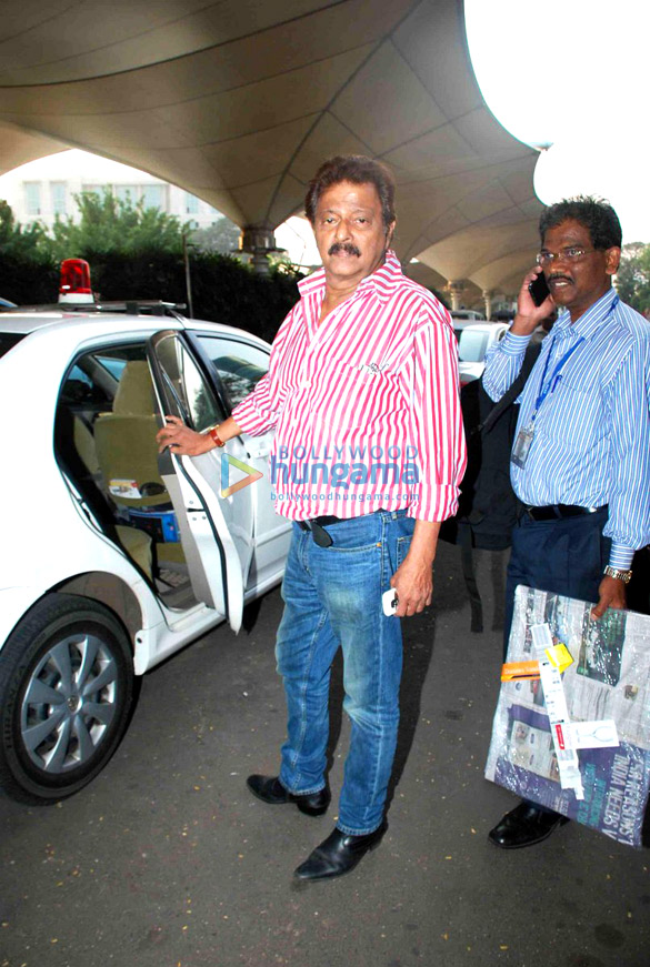 bollywood celebrities spotted at the airport 9
