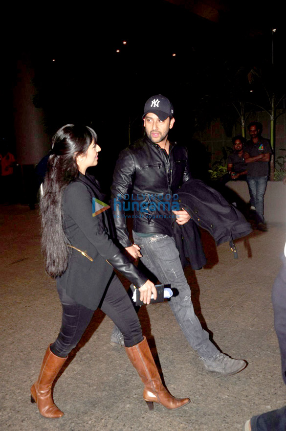 aftab shivdasani and akhil kapur snapped with their girlfriends 4