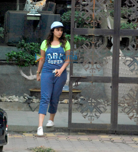 parineeti chopra snapped at sussanne roshans store 3