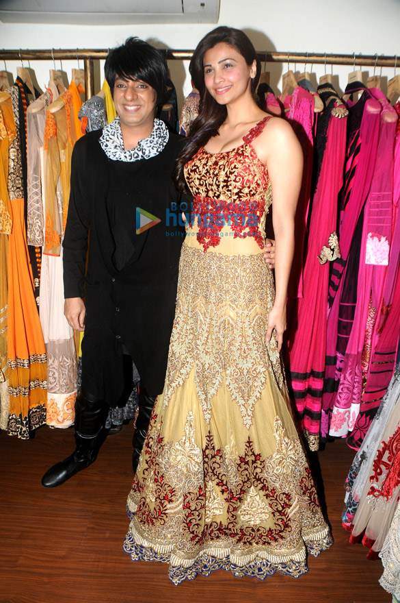 daisy shah at rohhit vermas fitting preview for 21st lions gold awards 2015 2