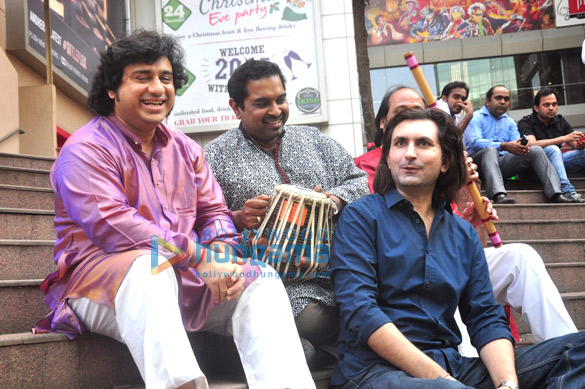 shankar mahadevan rahul sharma at swaranjali concert photo shoot 5
