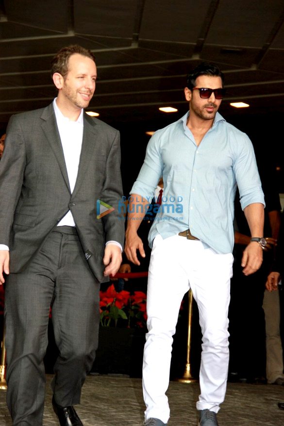 john abraham at standard chartered mumbai marathon 2015 press conference 11