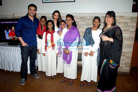 malaika arora khan amrita arora and arbaaz khan attend jesus super christ play 3