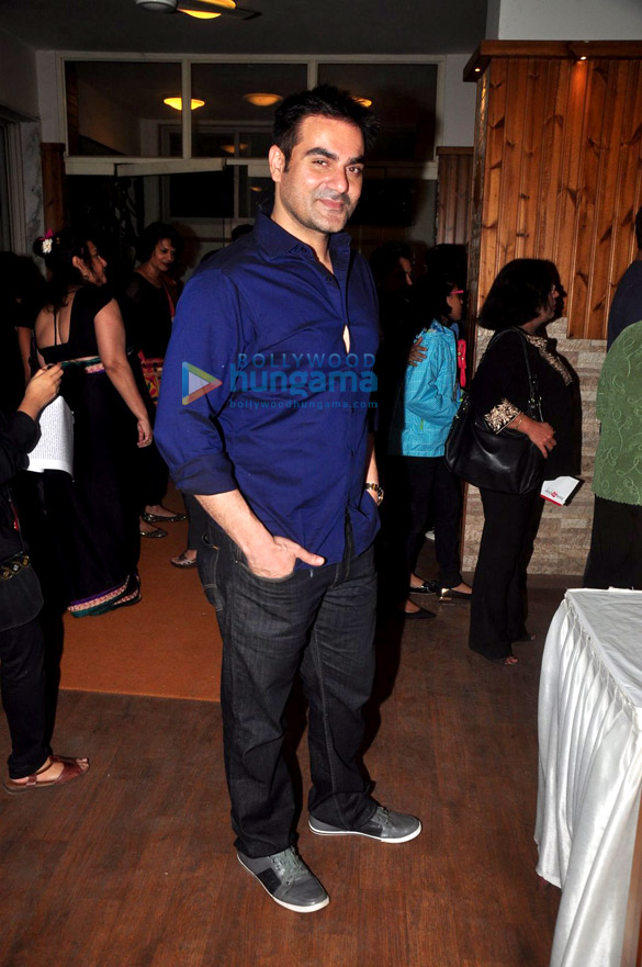 malaika arora khan amrita arora and arbaaz khan attend jesus super christ play 5
