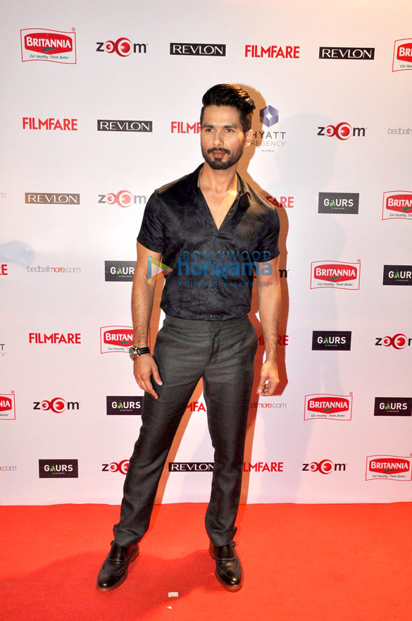 celebs grace 60th filmfare pre awards party 3