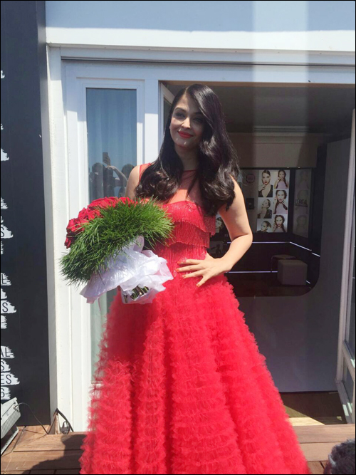 check out aishwarya rai bachchan choses red for cannes 5