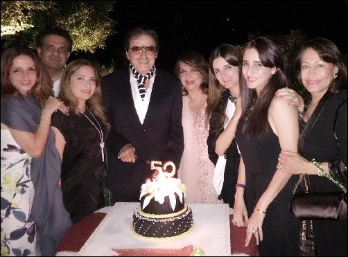 check out sanjay and zarine khan celebrate wedding anniversary in turkey with family 2