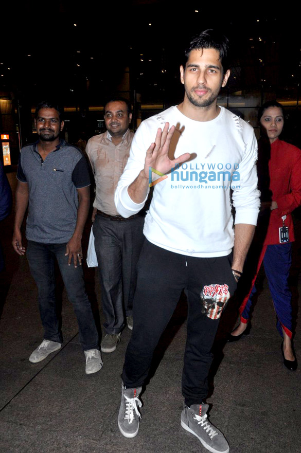 sidharth malhotra arrives from london 5