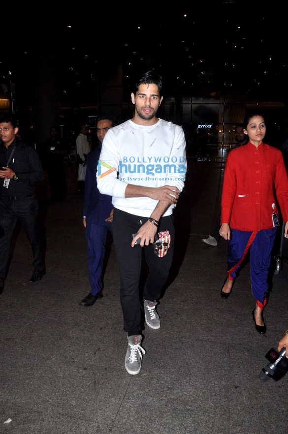 sidharth malhotra arrives from london 3