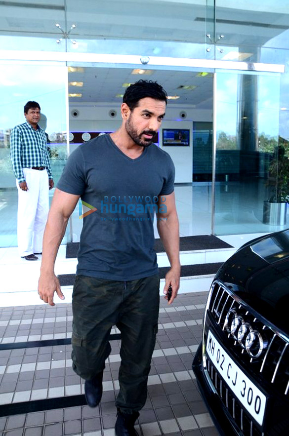 varun dhawan john abraham sajid nadiadwala snapped post dishoom meeting 6