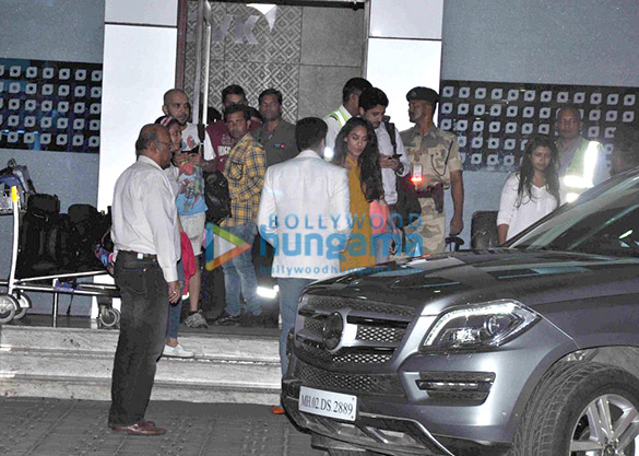 cast of housefull 3 snapped at the airport 4