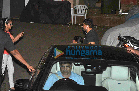 aamir khan snapped with mother in bandra 4
