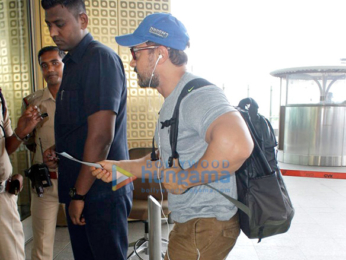 Aamir Khan departs for final shoot of 'Dangal' in Punjab