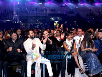Celebs grace the green carpet ceremony of IIFA 2016