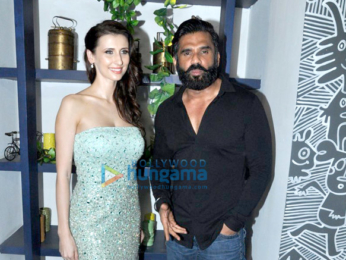 Claudia Ciesla, Suniel Shetty