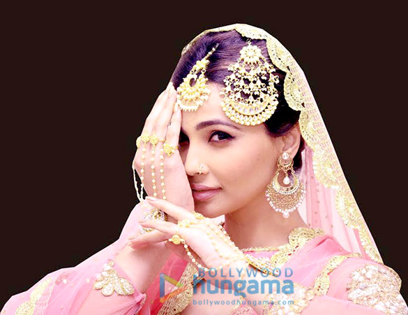 daisy shah 14