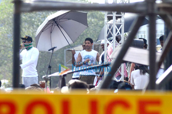 farhan shoot a song for rock on 2 1