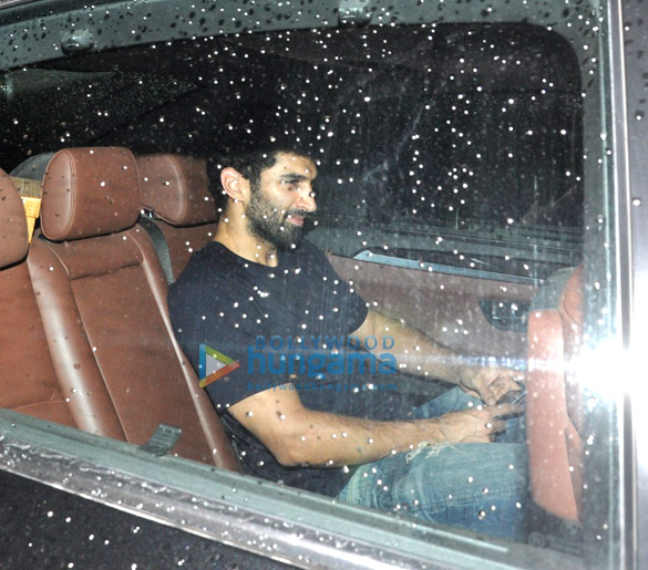 katrina alia aditya snapped at aartis house 4