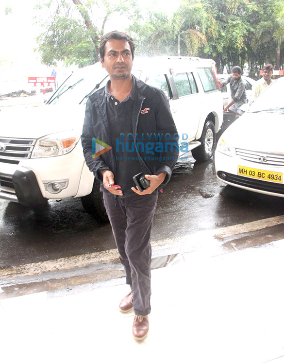 Nawazuddin Siddiqui snapped at the domestic airport Nawazuddin Siddiqui snapped at the domestic airport