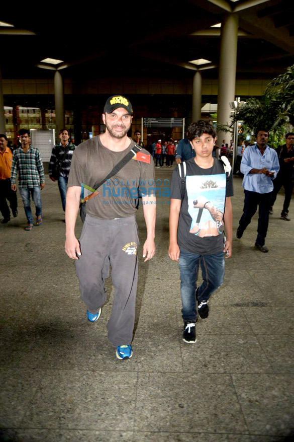 salman khan arrive from spain 4