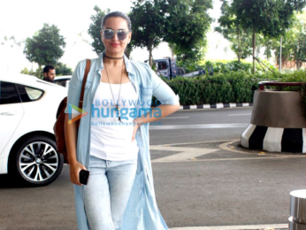 Sonakshi Sinha snapped at the Mumbai airport