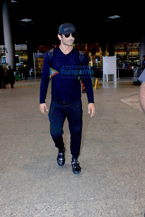 sushant returns to mumbai from bangkok 4