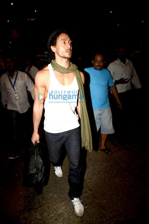 tiger shroff disha patani arrive from paris 5