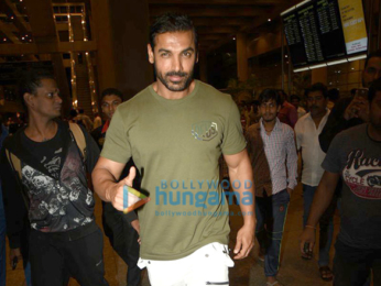 Varun Dhawan, John Abraham & Jacqueline Fernandez return from 'Dishoom' promotions in Nagpur