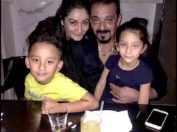 Check out: Sanjay Dutt’s dinner with family