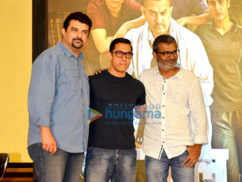 Aamir Khan unveils ‘Dangal’ poster Aamir Khan unveils ‘Dangal’ poster