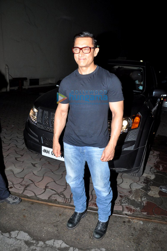 aamir khan watches sultan 2